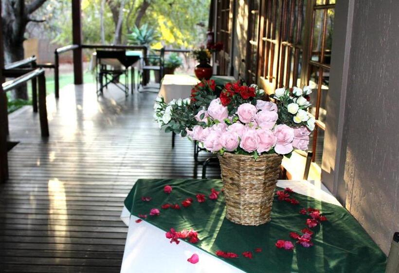 Tuskers Bush Lodge B&b