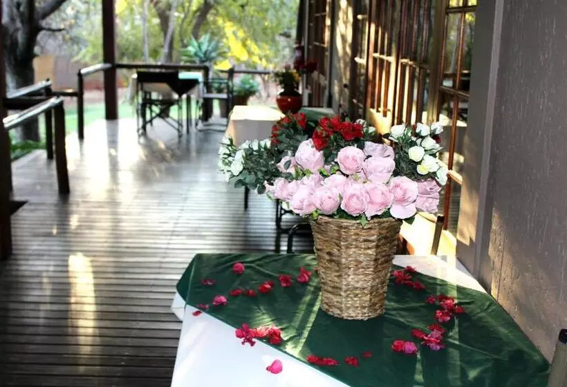 Tuskers Bush Lodge B&b