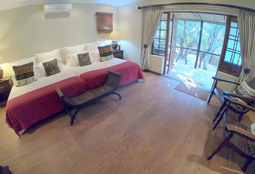 Tuskers Bush Lodge B&b