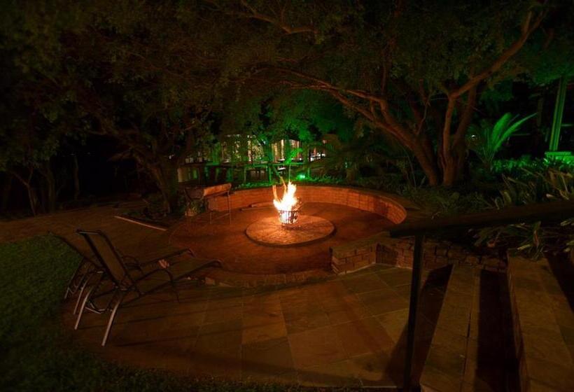 Tuskers Bush Lodge B&b