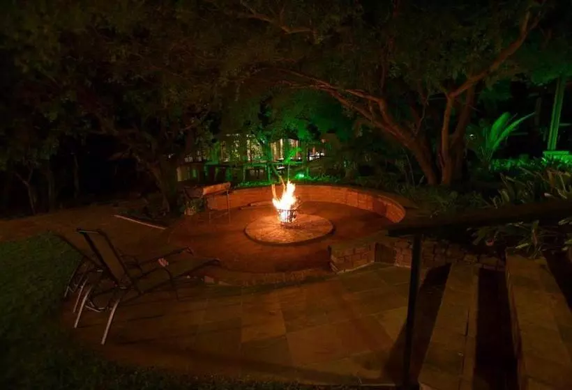 Tuskers Bush Lodge B&b