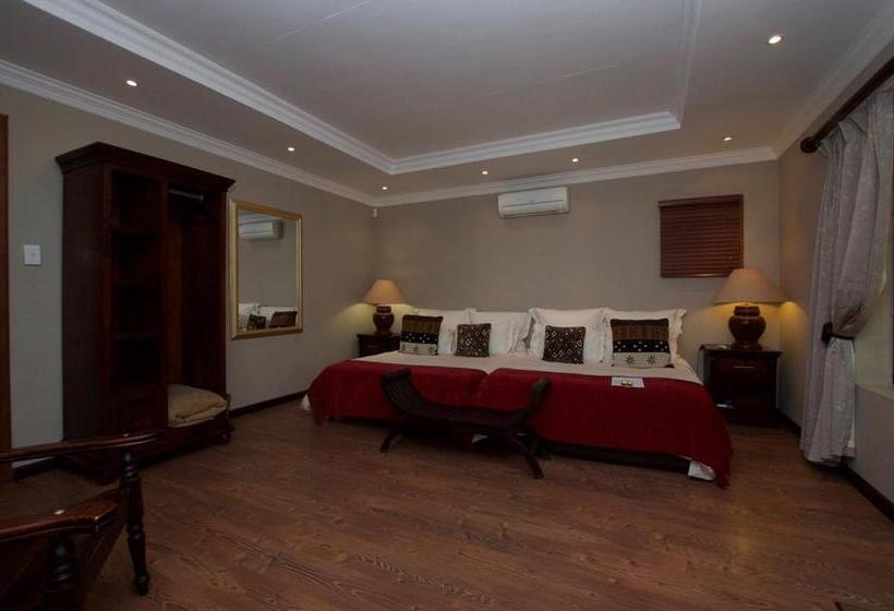 Tuskers Bush Lodge B&b