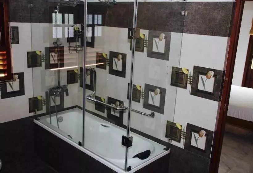 Bed and Breakfast Slightly Chilled Forest Villa