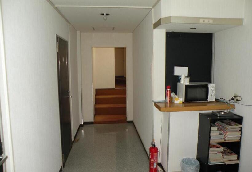 Business Hotel Minshuku Minato