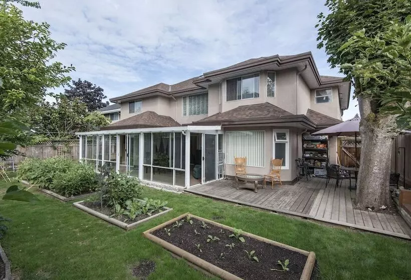 Fraser River Richmond Bed And Breakfast