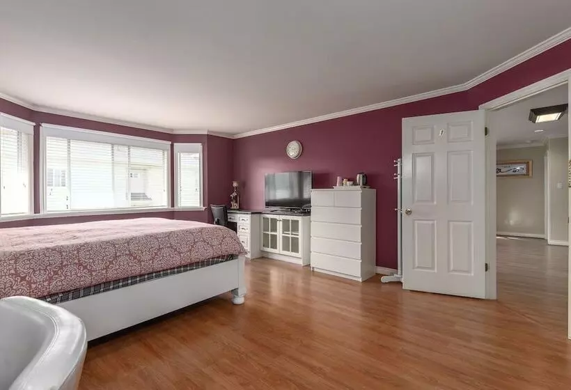 Fraser River Richmond Bed And Breakfast