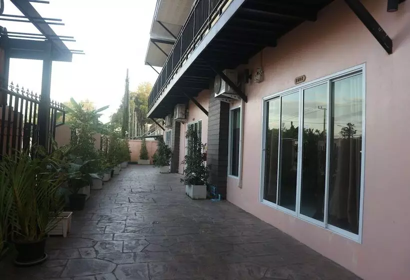 ホテル Anyavee Nam Mao Beach Resort