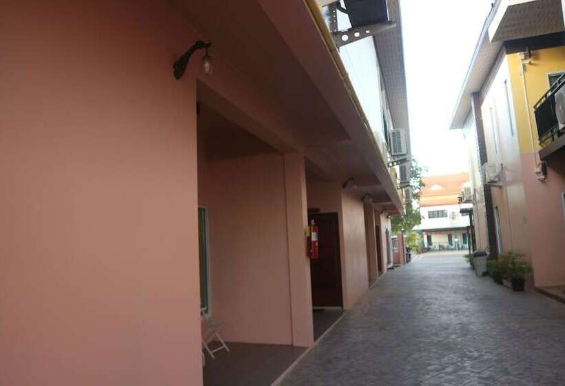 فندق Anyavee Nam Mao Beach Resort