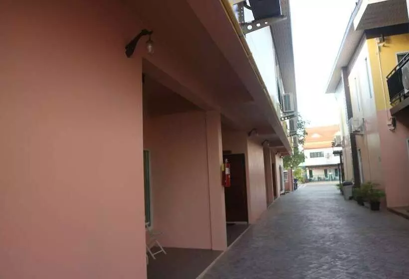 ホテル Anyavee Nam Mao Beach Resort