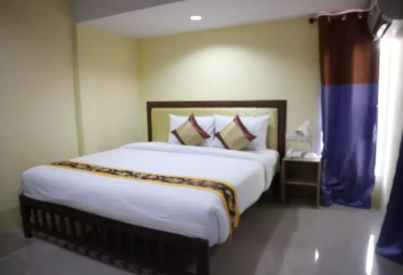 ホテル Anyavee Nam Mao Beach Resort