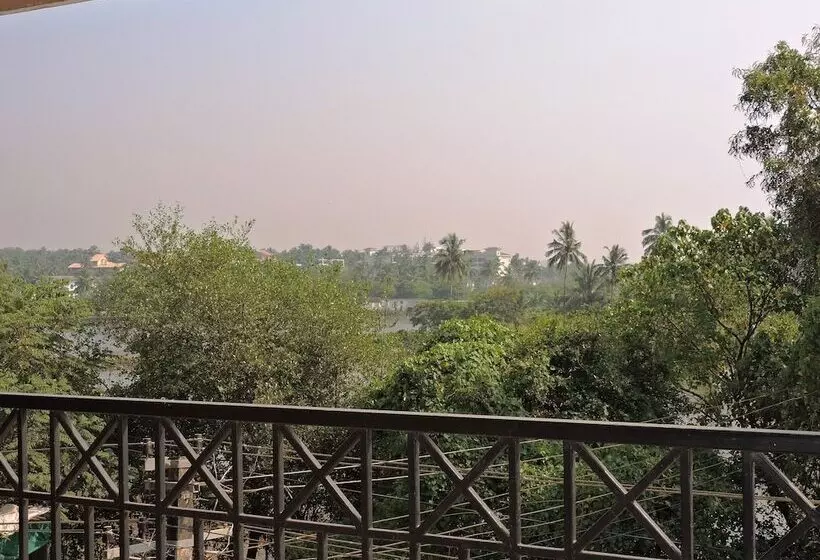 Hotelli Kay S Riverview Resort