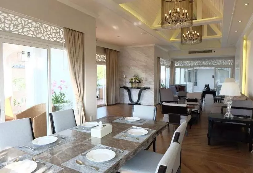 ホテル Nirvanan House