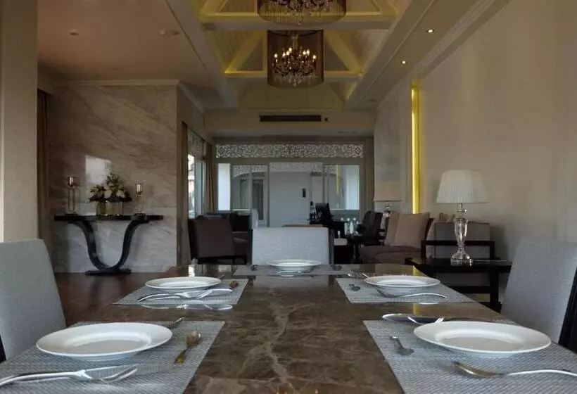 ホテル Nirvanan House