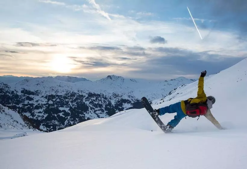 هتل Revier Mountain Lodge Lenzerheide