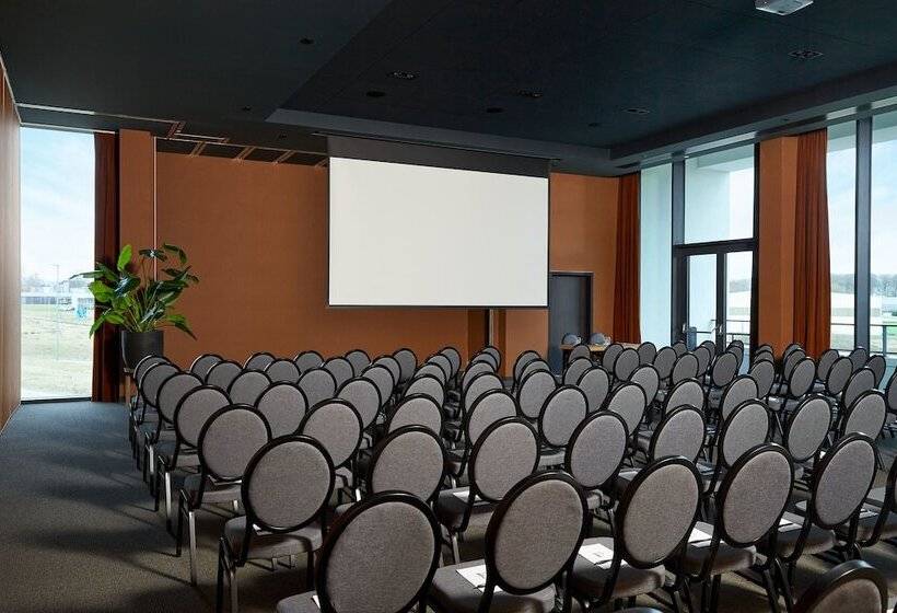 בית מלון כפרי Van Der Valk  Luxembourgarlon