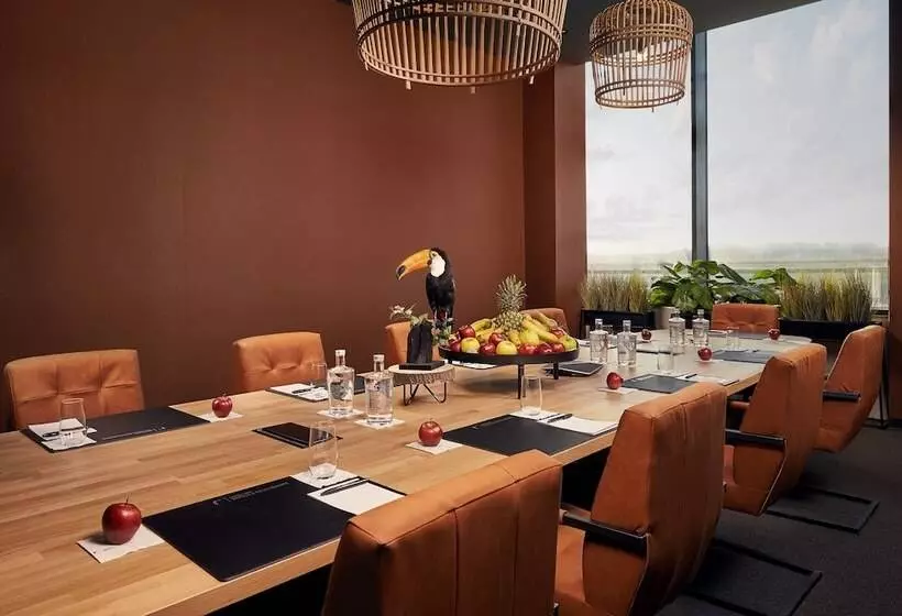 ホテル Van Der Valk  Luxembourgarlon