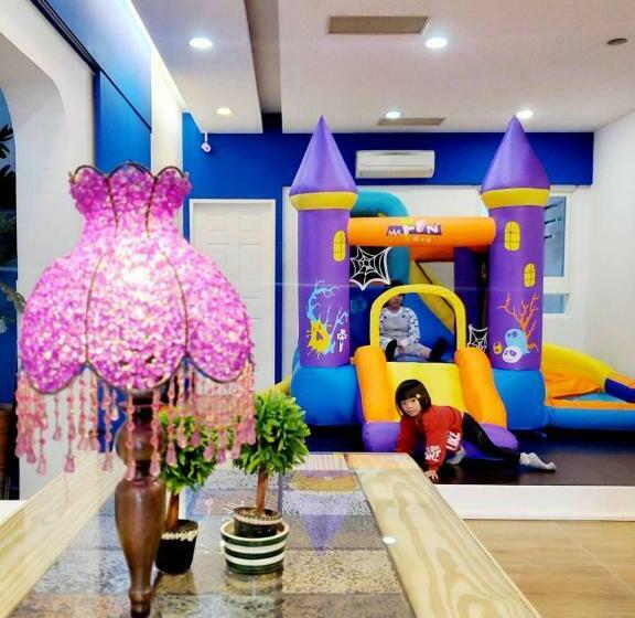 تختخواب و صبحانه Smile Fish