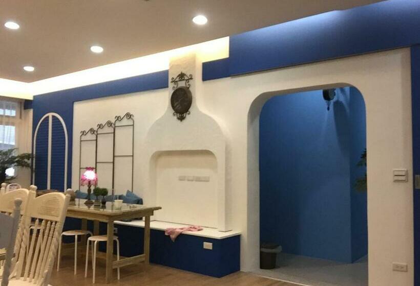 تختخواب و صبحانه Smile Fish