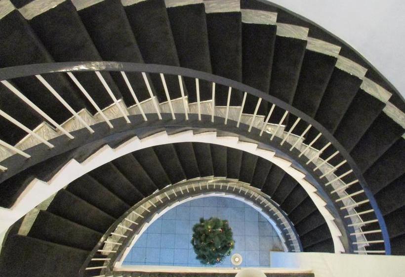 هتل Aegeyi Grand Express