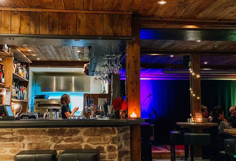 Hotel Båtsfjord Brygge   Arctic Resort