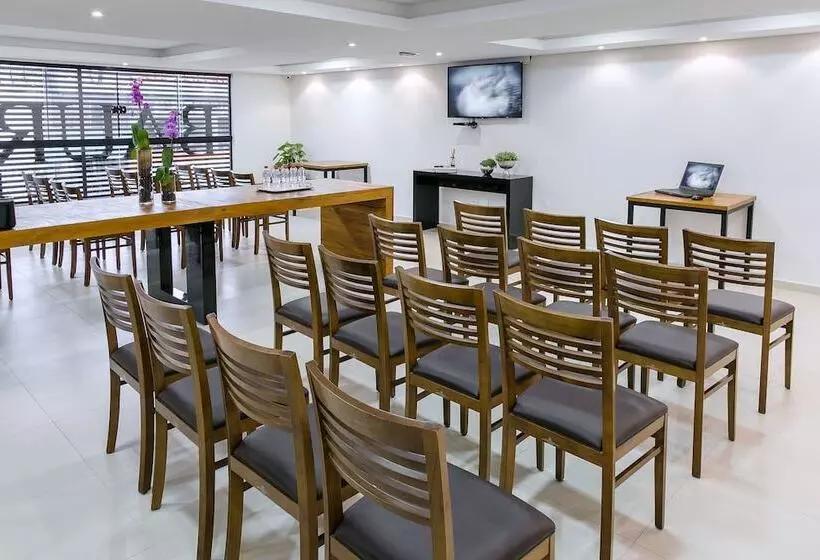 هتل Bauru Office