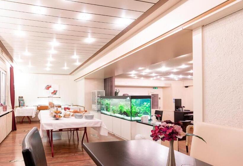 Отель Landhaus Adler