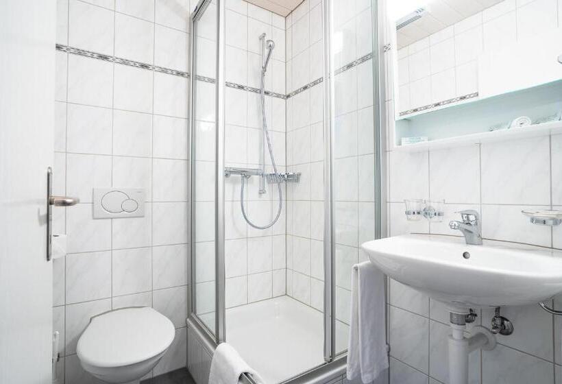 Отель Landhaus Adler