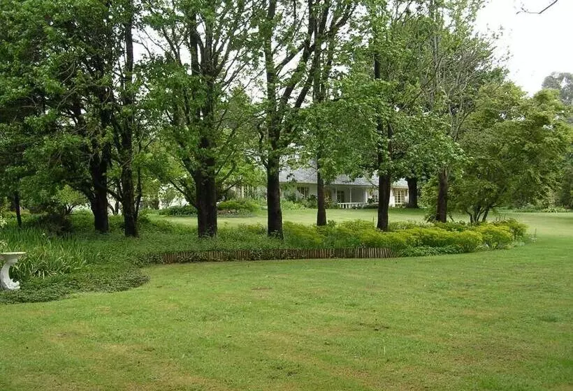 Aamiaismajoitus (B&B) Cedar Garden