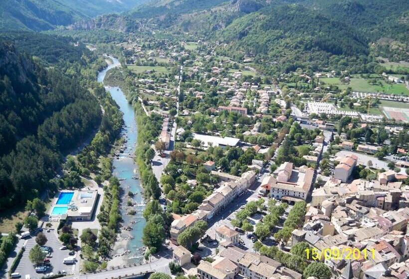 فندق صغير L Oustaou Castellane