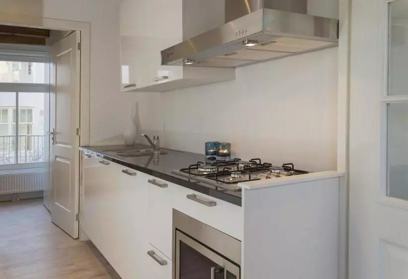 تختخواب و صبحانه Sailor Apartment