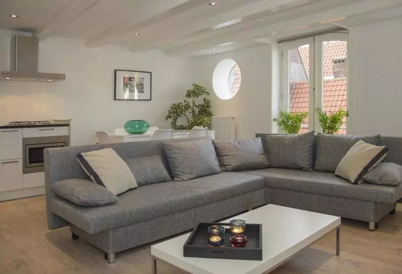 تختخواب و صبحانه Sailor Apartment
