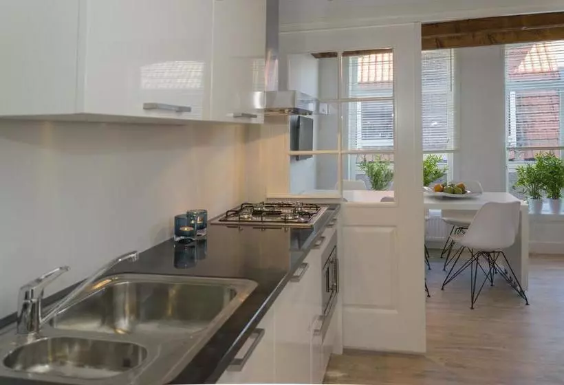 تختخواب و صبحانه Sailor Apartment