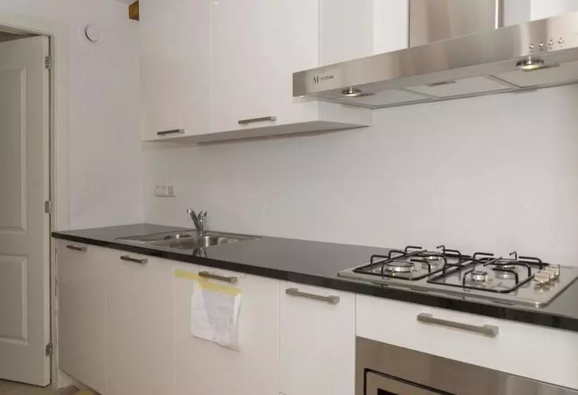 تختخواب و صبحانه Sailor Apartment