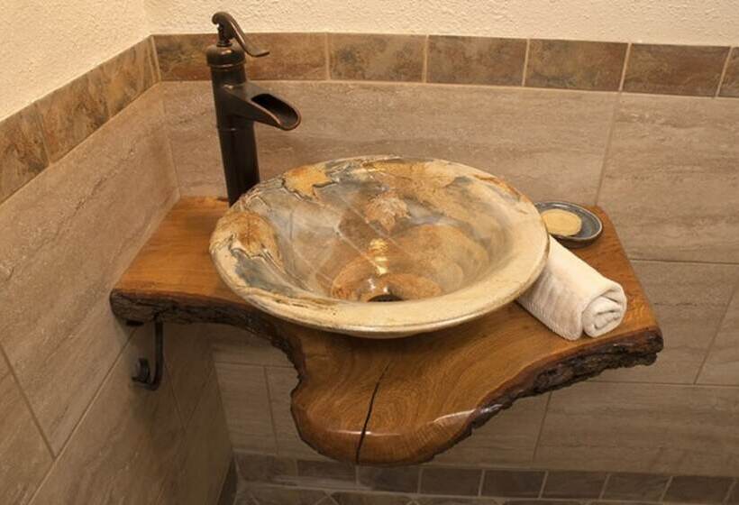 Hidden Serenity Bed And Breakfast