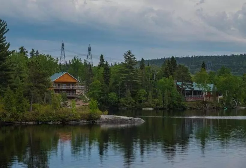 ホテル Auberge La Tanière