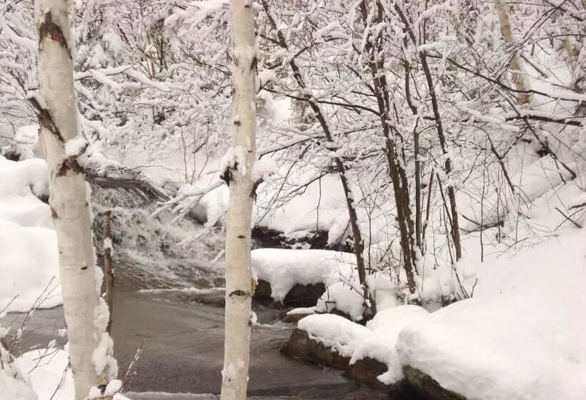 ホテル Auberge La Tanière