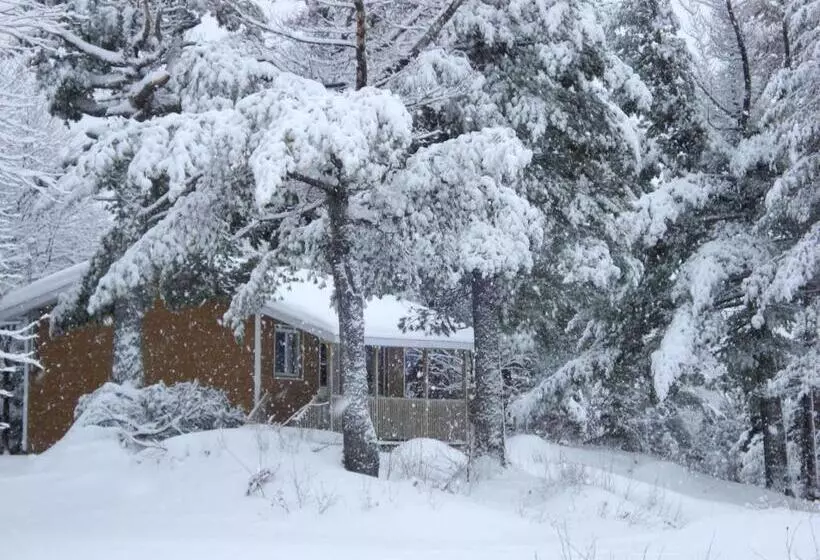 ホテル Auberge La Tanière