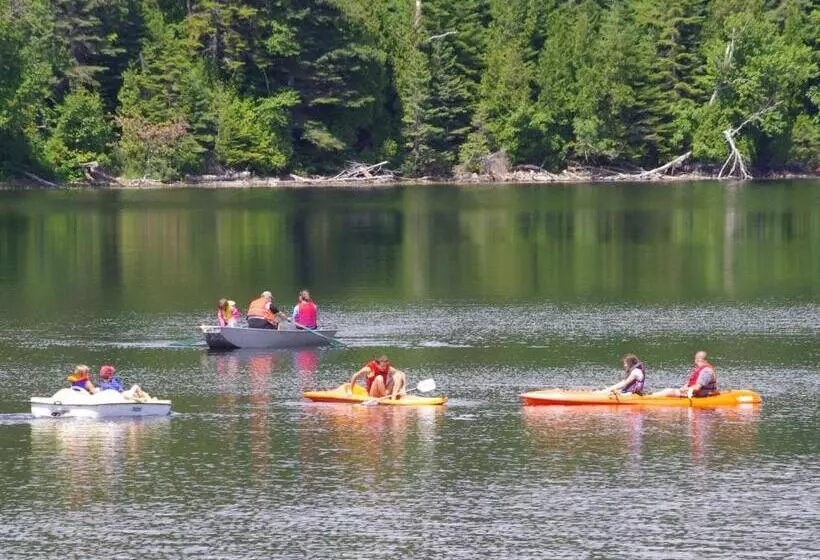 ホテル Auberge La Tanière