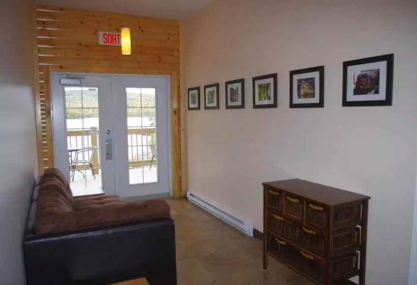 ホテル Auberge La Tanière