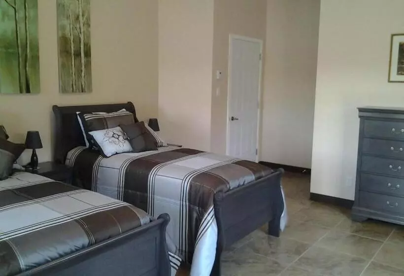 ホテル Auberge La Tanière