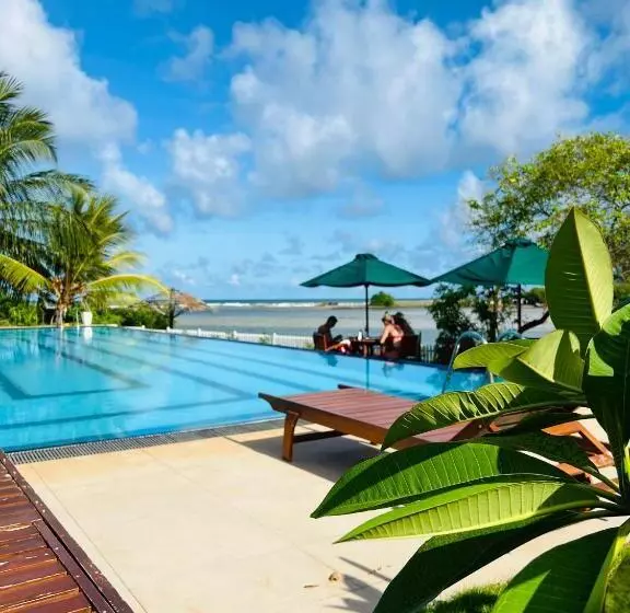 هتل Bay Beach