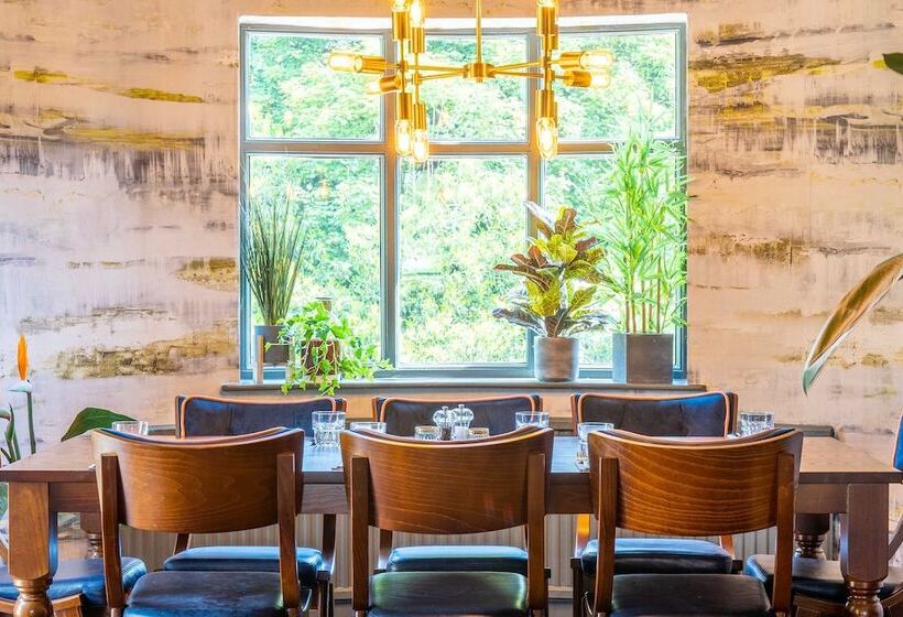 酒店 Hartford Hall On School Lane