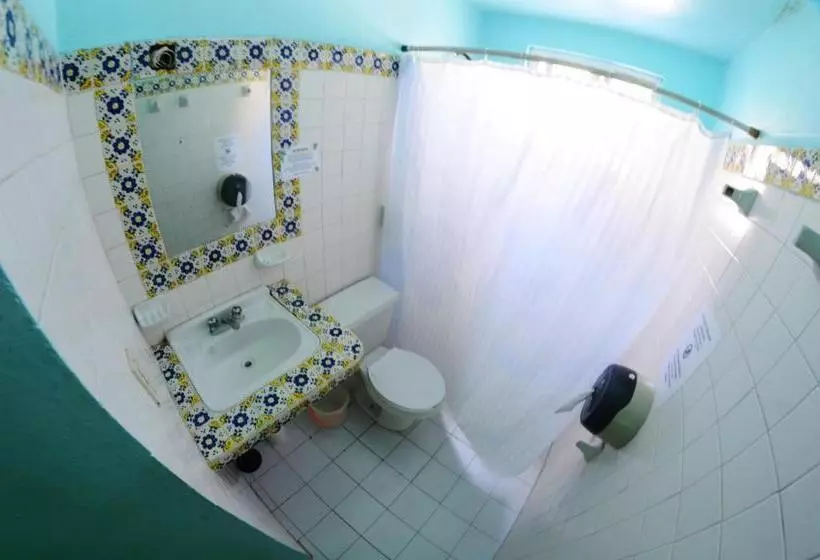 Tres Mundos Hostel