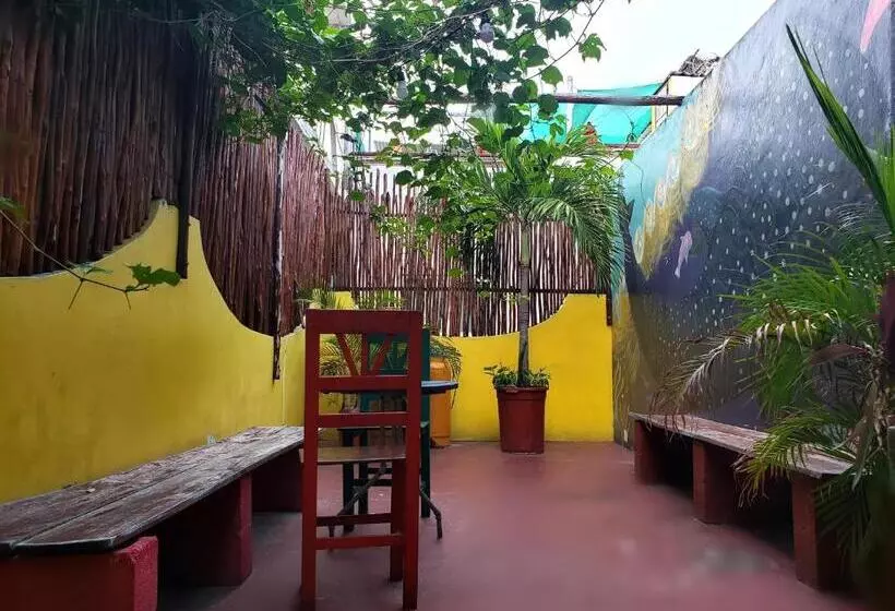 Tres Mundos Hostel