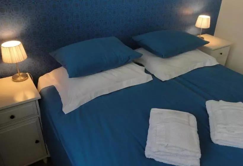تختخواب و صبحانه Bickersbed