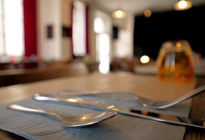 Отель L Alzire   Logis Auberge Culturelle