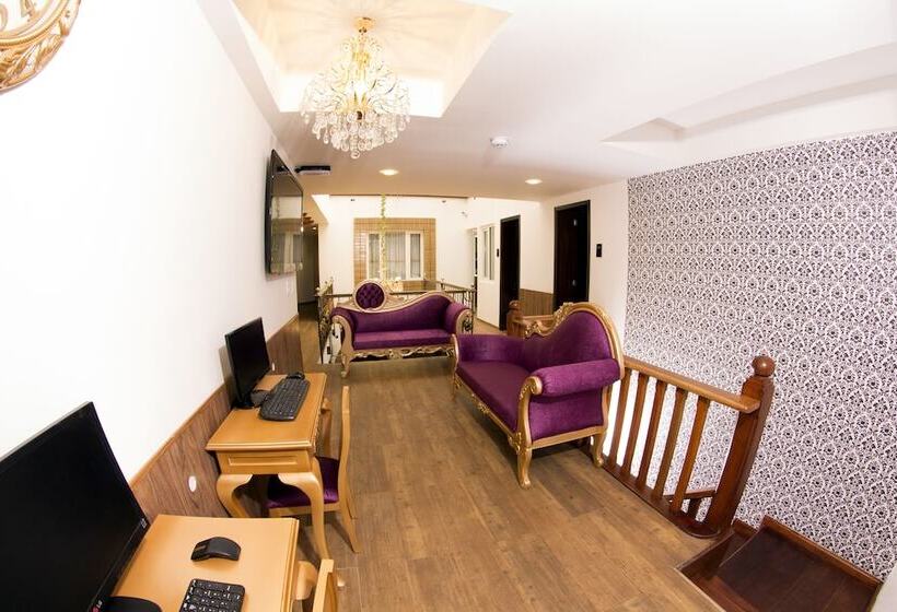 בית מלון כפרי Von Astorian