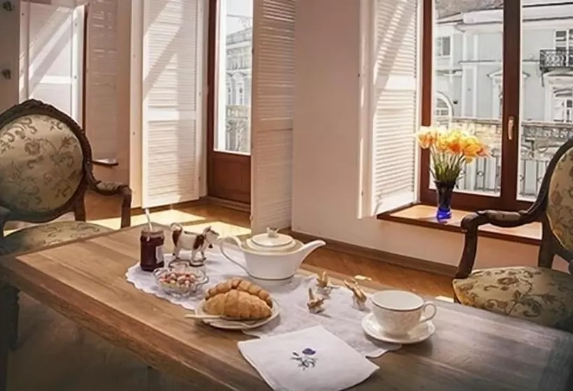 هاستل Esther House Hotel Museum