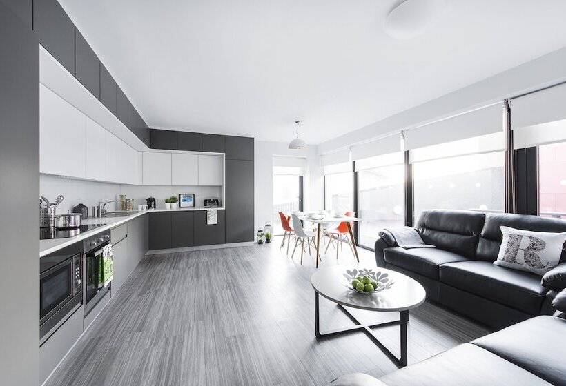 호스텔 Yugo Explore   Broadstone Hall