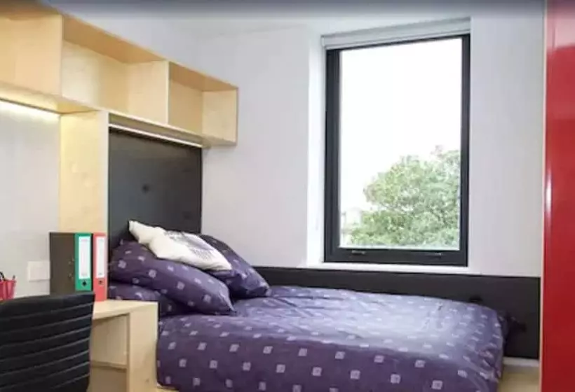 هاستل Yugo Explore   Broadstone Hall